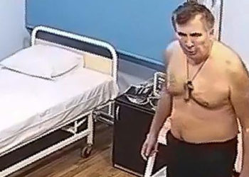 Gürcistan'da hastaneye nakledilen Saakaşvili 50 gündür sürdürdüğü açlık grevini sonlandırdı