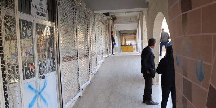 HDP binasına ırkçı saldırı