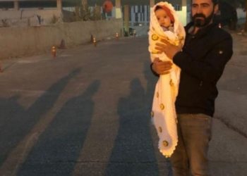 HDP gözaltıları: 4 aylık bebek emniyetin önünde süt bekliyor