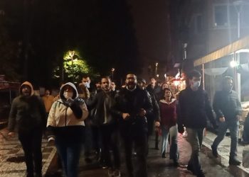Halk ‘AKP istifa’ sloganlarıyla sokağa indi, Taksim Meydanı kapatıldı, ODTÜ’de 4 öğrenci gözaltına alındı