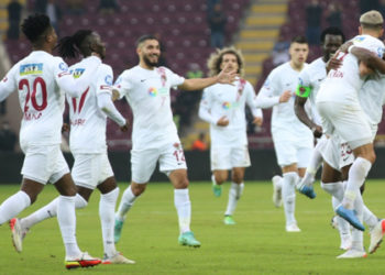 Hatayspor, Antalyaspor karşısında 3 puanı 3 golle aldı