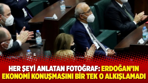 Her şeyi anlatan fotoğraf: Erdoğan’ın ekonomi konuşmasını bir tek o alkışlamadı