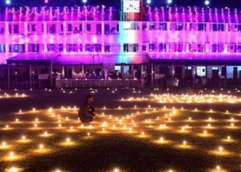 Hindistan'da ışık festivali Diwali yine Covid'in gölgesinde yapılıyor