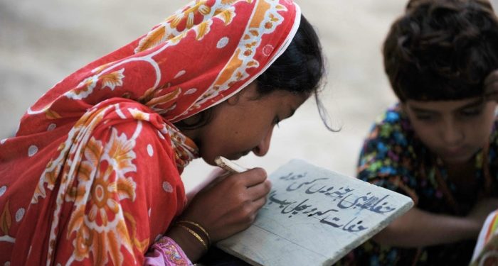 Hindustani’nin dili: Hintçe ve Urdu