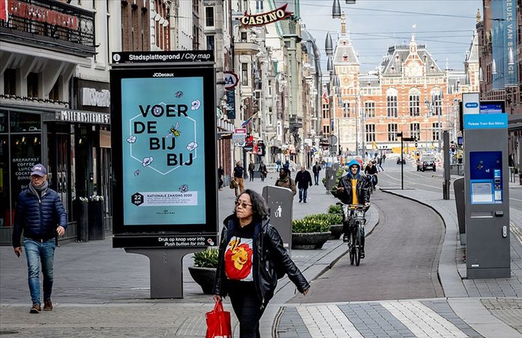 Hollanda’da sokağa çıkma yasağı bugün başladı