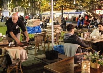 Hollanda ve Danimarka'da da Koronavirüs'ün Omicron varyantı görüldü