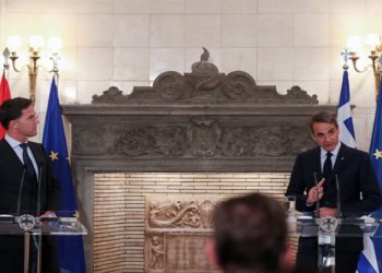 Hollandalı gazeteciden Miçotakis'e: Sayın Başbakan ne zaman yalan söylemeyi bırakacaksınız