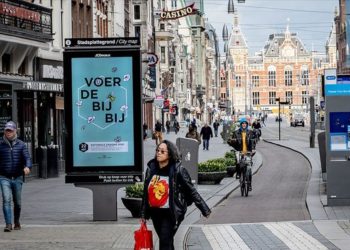 Hollanda’da sokağa çıkma yasağı bugün başladı