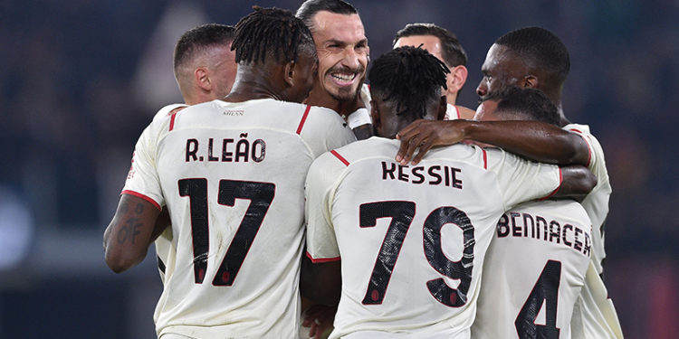 Ibrahimovic frikikten attı, Milan Roma'dan 3 puanla çıktı