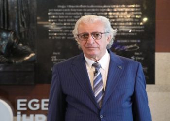 Jak Eskinazi'den döviz yorumu: Ateşi söndürmek politikacıların elinde