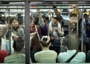 Japonya&rsquo;da 18 yaş altı t&uuml;m gen&ccedil;lere 100 bin yen verilecek