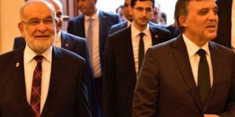 Karamollaoğlu, Abdullah Gül ile 1.5 saat baş başa görüştü