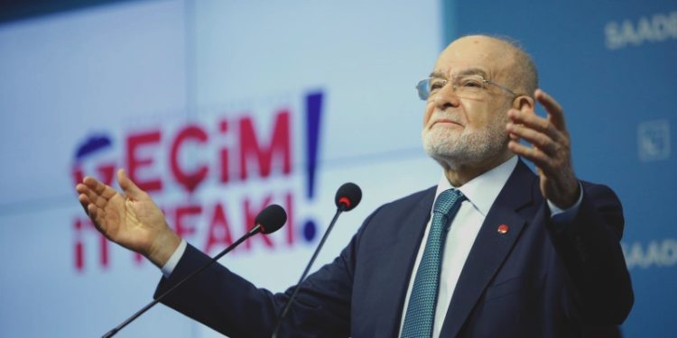 Karamollaoğlu, görüşmeyi anlattı: Erdoğan her şeyin dört dörtlük olduğu kanaatinde, hiç problem görmüyor