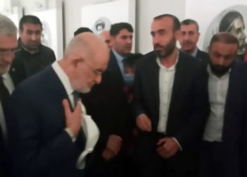Karamollaoğlu, Şenyaşar ailesiyle görüştü