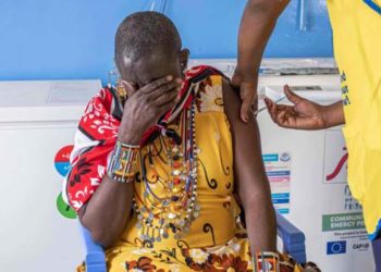 Kenya'da Covid aşısı yaptırmayanlar kamu hizmetlerinden faydalanamayacak