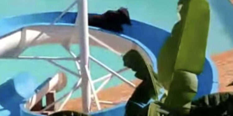 Kesilmekten kaçan öküz su kaydırağından kaydı