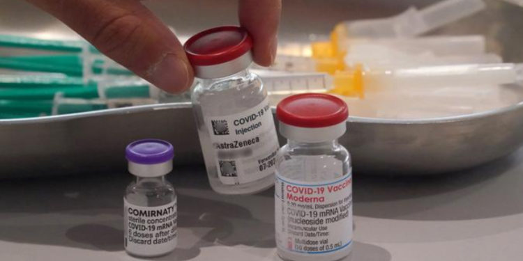 Korona aşıları Omicron'a karşı etkisiz mi?