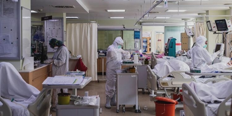 Koronavirüs salgınında son 24 saatte 222 kişi öldü