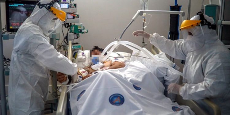 Koronavirüs vakaları Türkiye'de de yeniden artışa geçti