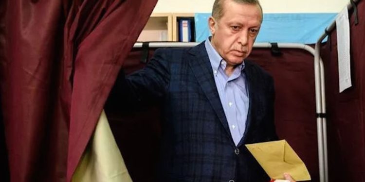 Kulis: AKP'de sahadan gelen araştırmalar nedeniyle moraller bozuk