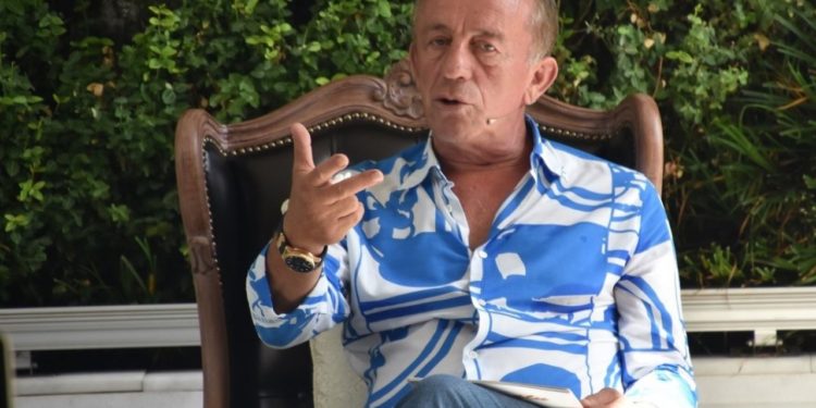 Kulis: Patronlar kur korkusuyla paralarını yurt dışına kaçırmaya çalışıyor