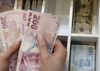 Kurdaki yükseliş nedeniyle 9 bin araç ilanı geri çekildi; ev satışları durma noktasında