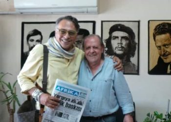 Kıbrıslı muhalif gazeteci Levent: Tekbirlerle gazetemizi yakmaya geldiler