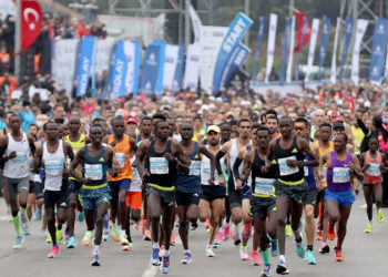 Kıtalar 43. kez buluştu:  İstanbul Maratonu'nu kazananlar belli oldu