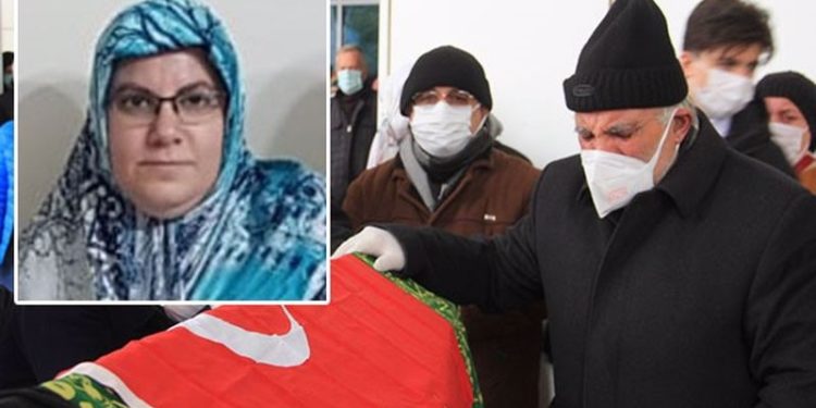 Kızının cenazesinde 'ben de geliyorum' diyen baba koranavirüse yenildi