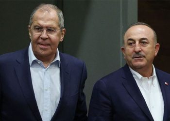 Lavrov'dan, Çavuşoğlu'na Ukrayna uyarısı: Ciddi bir biçimde ele alın