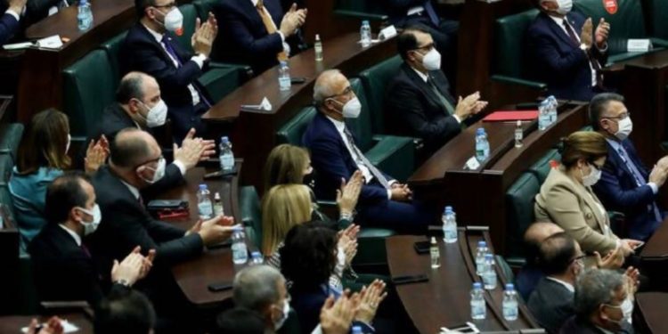 Lütfi Elvan istifaya mı hazırlanıyor?