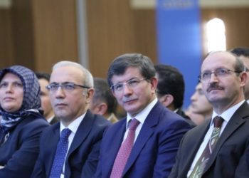 "L&uuml;tfi bey, Berat Albayrak'ın &ouml;rd&uuml;ğ&uuml; &ccedil;orapları biliyor!"