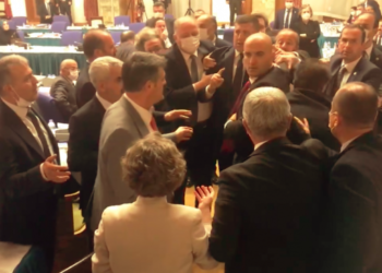 MHP’li Klavuz HDP’lilere hakaret edince tartışma çıktı