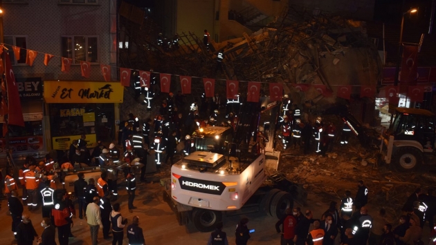 Malatya’da çöken binadan çıkan vatandaş, dehşet anlarını anlattı