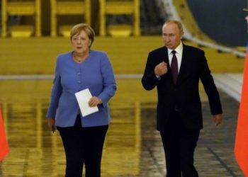Merkel 'sığınmacı krizi' için Putin'le görüştü