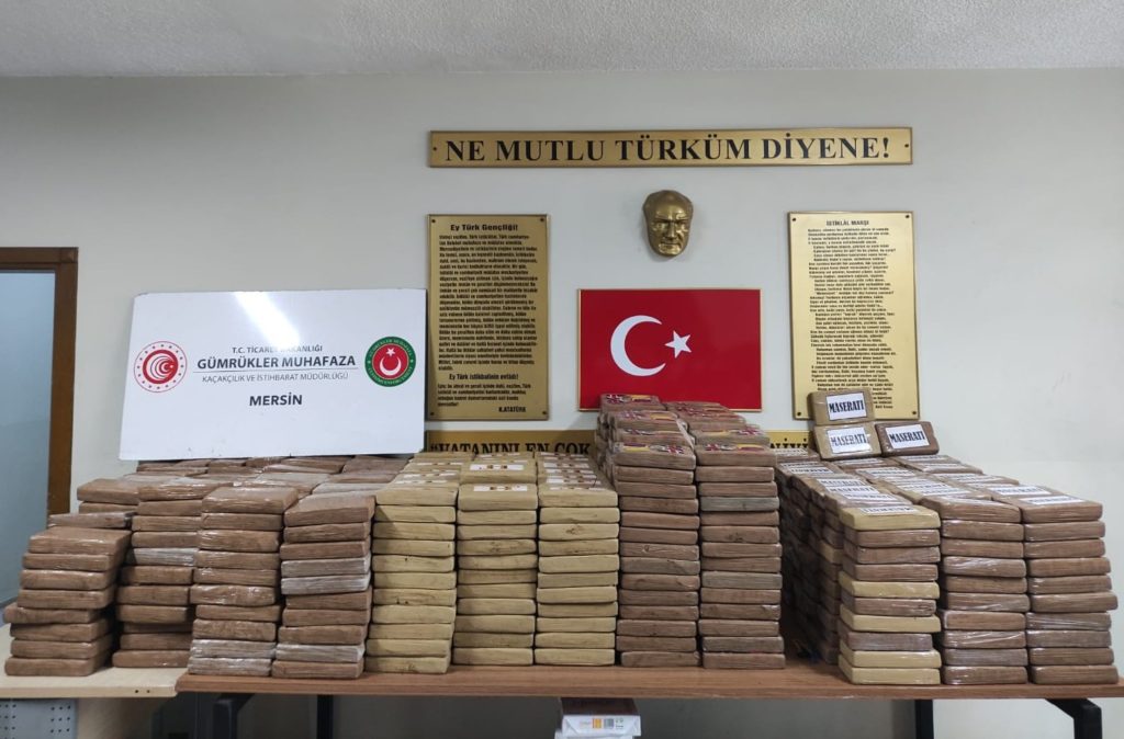 Mersin’de yakalanan bin 300 kilo kokainin sahibi bulunamadı