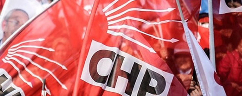 Mersin Valiliği’nin Cumhuriyet Meydanı’nda yapılmasına izin vermediği CHP mitingi, millet bahçesinin yanında yapılacak