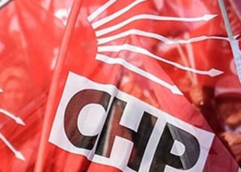 Mersin Valiliği’nin Cumhuriyet Meydanı’nda yapılmasına izin vermediği CHP mitingi, millet bahçesinin yanında yapılacak