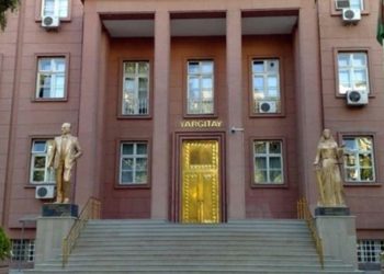 'Mesaide gazete okumak' tazminatsız kovulma sebebi sayıldı