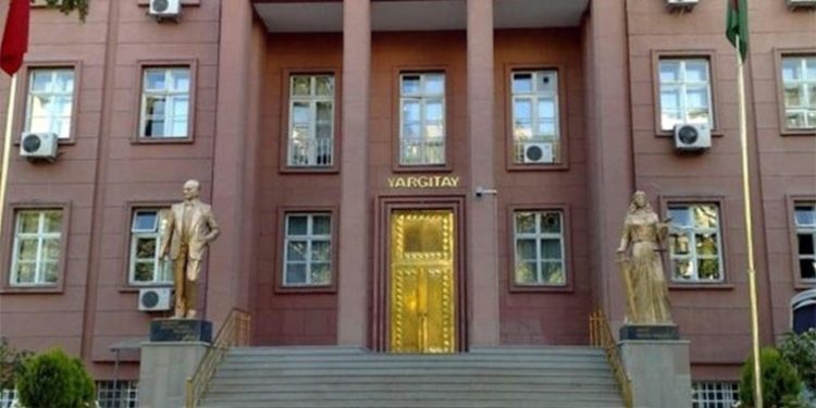 'Mesaide gazete okumak' tazminatsız kovulma sebebi sayıldı