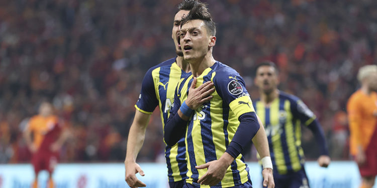 Mesut Özil: İyi oynayan kazandı, çok mutluyum