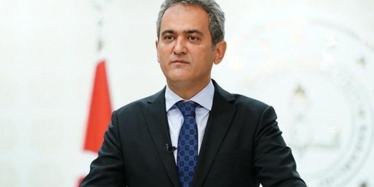 Milli Eğitim Bakanı Özer: Bugün itibarıyla Covid-19 nedeniyle kapalı olan sınıf sayısı 1721