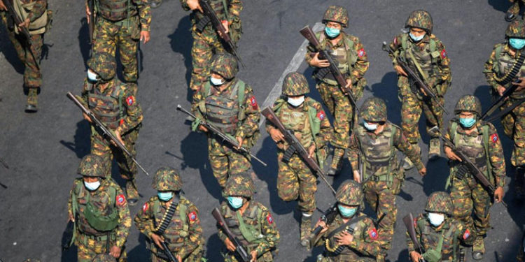 Myanmar'da cuntadan kilise hastanesine baskın: 18 sağlıkçı "darbe karşıtlarını tedavi etmek" suçlamasıyla gözaltında