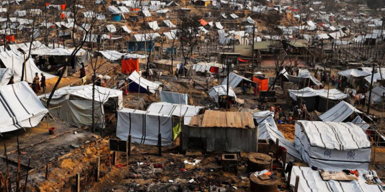 Myanmar'dan kaçan Arakanlı Müslümanlar mülteci kamplarında da öldürülüyor