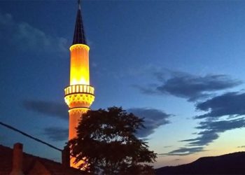 Müftülük ‘yoğun talep var’ dedi, ezan saatini değiştirdi