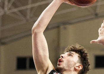 NBA'de Alperen Lakers'a karşı 11 sayı attı