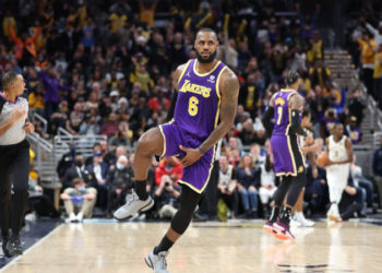 NBA'den LeBron James'e yaptığı kutlama nedeniyle 15 bin dolar ceza