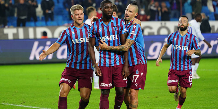 Namağlup Trabzonspor, şampiyonluk yarışında rakiplerine fark attı