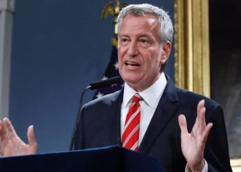 New York'ta aşı yaptırmayan 9 bin belediye çalışanı ücretsiz izne çıkartıldı