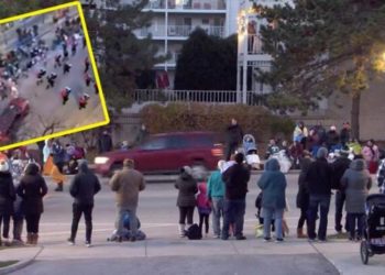 Noel kortejine otomobilli saldırı! &Ccedil;ok sayıda &ouml;l&uuml; var